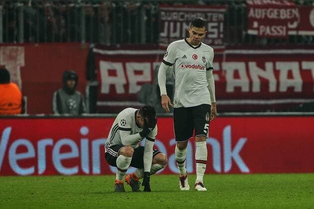 Munich Germany 20 02 2018 UEFA Champions League 2017 18 season round of last sixteen.2 eighth-finals Bayern Munich Besiktas Istanbul Gary MEDEL Besiktas and Pepe Besiktas disappointed DeFodi527