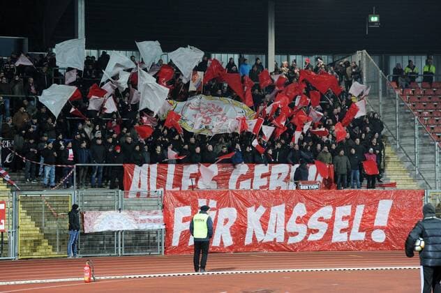 Spectator fans with banners for Kassel KSV Hessen Kassel vs Kickers Offenbach football Regionalliga Südwest 20 02 2018 Kassel Copyright: xSippel xEibner-Pressefotox EP_rsl