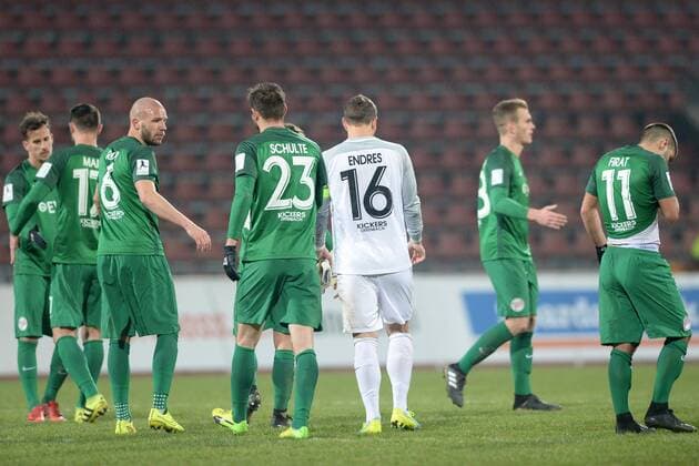 After the game of Daniel Endres goalkeeper Kickers Offenbach M Salvador Firat R Marco Rapp L disappointed frustrated emotion KSV Hessen Kassel vs Kickers Offenbach football Regionalliga Südwest 20 02 2018 Kassel Copyright: xSippel xEibner-Pressefotox EP_rsl