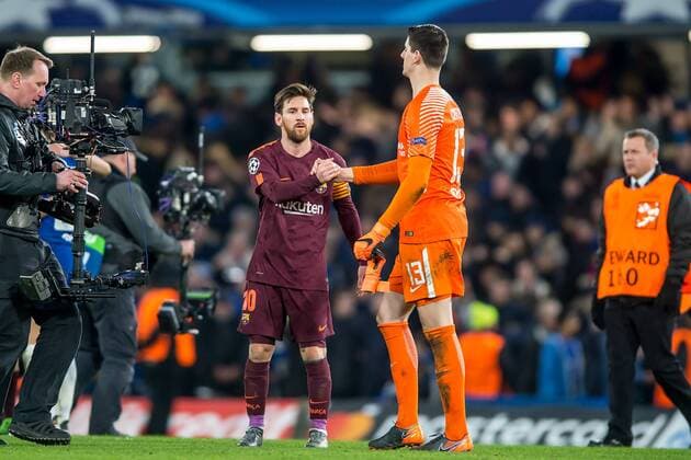 Lionel Messi of Barcelona and Thibaut Courtois of Chelsea shake hands during the UEFA Champions League Round of 16 match between Chelsea and Barcelona at Stamford Bridge, London, England on 20 February 2018. Copyright: xSalvioxCalabresex 19030079