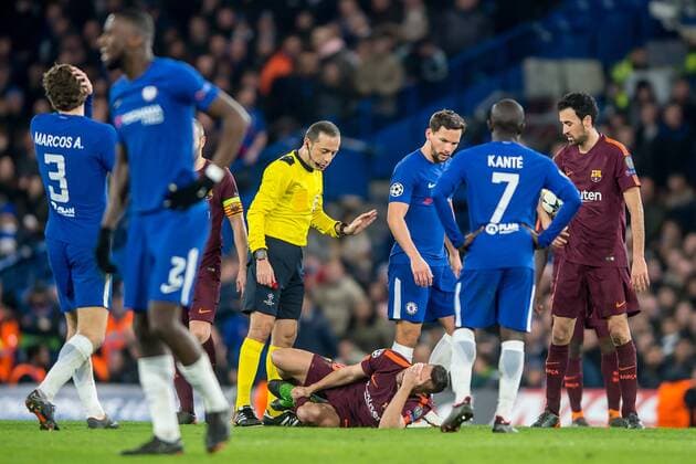 Jordi Alba of Barcelona lied injured during the UEFA Champions League Round of 16 match between Chelsea and Barcelona at Stamford Bridge, London, England on 20 February 2018. Copyright: xSalvioxCalabresex 19030124