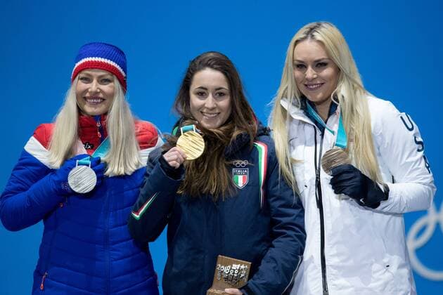 PyeongChang 2018 - Ski Alpin, Abfahrt Damen, Siegerehrung OLYMPICS - 2018 Winter Olympics PYEONGCHANG,SOUTH KOREA,21.FEB.18 - OLYMPICS,ALPINE SKIING - Olympic Winter games Winterspiele Spiele Summer games PyeongChang 2018, Medals Plaza, downhill, ladies, award ceremony. Image shows Ragnhild Mowinckel (NOR), Sofia Goggia (ITA) and Lindsey Vonn (USA). GEPAxpictures xMaticxKlansek
