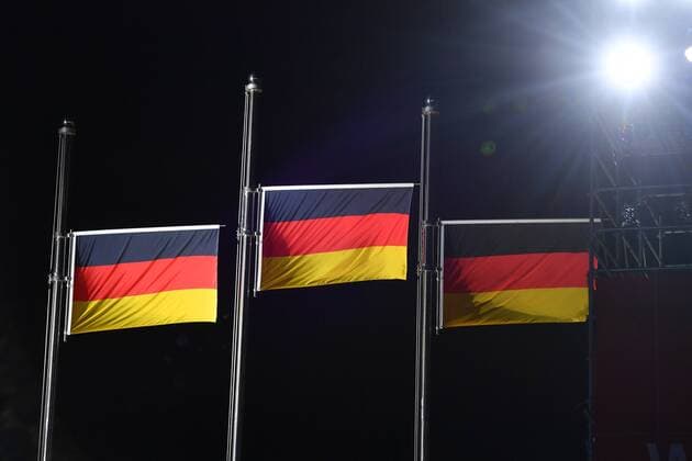Triple success the United Kingdom flags on the flagpoles document Nahed the dominance of the German Nordic combined Nordic combined IND Gund LH 10 km cross country award ceremony Nordic combined victory ceremony PyeongChang Olympic medals Plaza on 21 02 2018 Winter Olympics 2018 from 09 02 25 02 2018 in PyeongChang of South Korea
