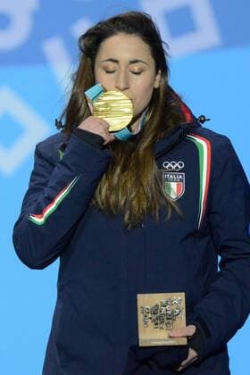 PyeongChang 2018 - Ski Alpin, Abfahrt Damen, Siegerehrung February 21, 2018 - Pyeongchang, South Korea - LINDSEY VONN of the United States celebrates getting the bronze medal from the Ladies Downhill ski racing event in the PyeongChang Olympic Games Olympische Spiele Olympia OS Pyeongchang 18: Medal Winners - ZUMAl132 20180221_zap_l132_029 Copyright: xChristopherxLevyx