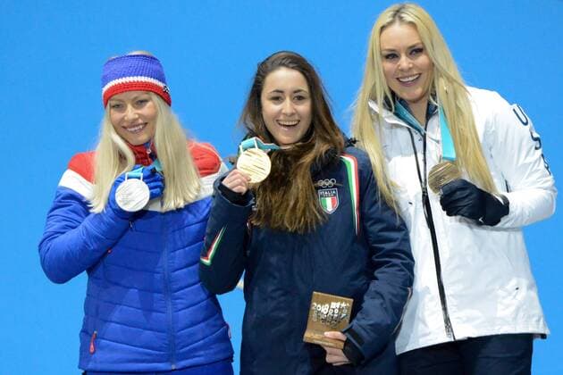 PyeongChang 2018 - Ski Alpin, Abfahrt Damen, Siegerehrung February 21, 2018 - Pyeongchang, South Korea - RAGNHILD MOWINCKEL of Norway (left) , SOFIA GOGGIA of Italy (center) and LINDSEY VONN of the United States with their medals from the Ladies Downhill ski racing event in the PyeongChang Olympic Games Olympische Spiele Olympia OS Pyeongchang 18: Medal Winners - ZUMAl132 20180221_zap_l132_035 Copyright: xChristopherxLevyx