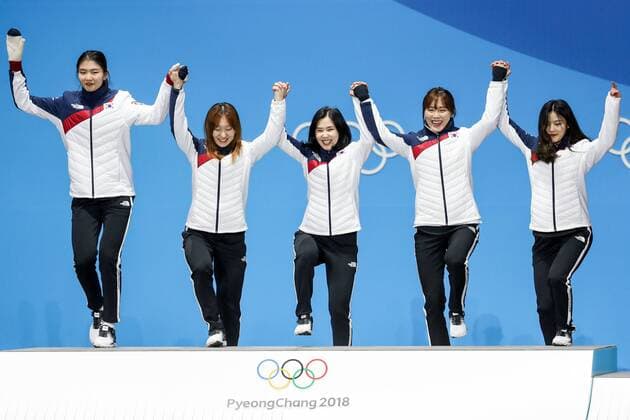OLYMPICS - 2018 Winter Olympics PYEONGCHANG,SOUTH KOREA,21.FEB.18 - OLYMPICS Speed skating Eisschnelllauf SHORT TRACK - Olympic Winter games Winterspiele Spiele Summer games PyeongChang 2018, Medals Plaza, team pursuit, award ceremony. Image shows the rejoicing of Minjeong Choi, Alang Kim, Yejin Kim, Yubin Lee and Sukhee Shim (KOR). GEPAxpictures xMaticxKlansek