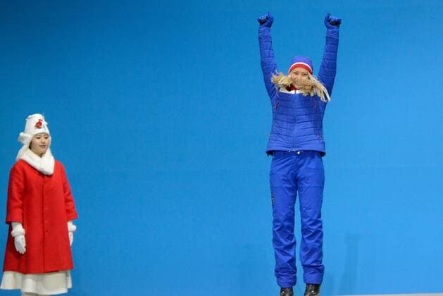 February 21, 2018 - Pyeongchang, South Korea - RAGNHILD MOWINCKEL of Norway celebrates getting the silver medal from the Ladies Downhill ski racing event in the PyeongChang Olympic Games Olympische Spiele Olympia OS Pyeongchang 18: Medal Winners - ZUMAl132 20180221_zap_l132_072 Copyright: xChristopherxLevyx