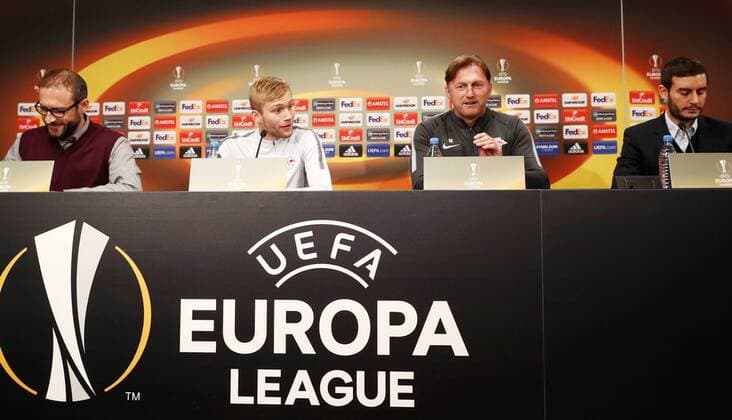 RB Leipzig PK Euro League Leipzig 21 02 2018 Red Bull Arena Soccer UEFA Euro League PK on the eve of the match in the 16-leg RB Leipzig vs SSC Naples Pictured players Konrad Laimer 2 v l and coach Ralph Hasenhüttl Hasenhuettl 3 v l both RB Leipzig