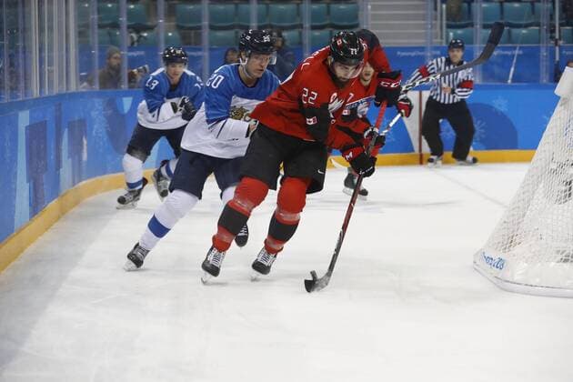 February 21, 2018 - Pyeongchang, KOREA - Finland forward Eeli Tolvanen (20) and Canada forward Eric O Dell (22) in the men s quarterfinal hockey game between Finland and Canada at the Pyeongchang 2018 Olympic Winter games Winterspiele Spiele Summer games at Gangneung Hockey Centre. Canada beat Finland 1-0. Olympics Pyeongchang 2018: Ice hockey Eishockey Men Team Quarterfinal-CAN-FIN - ZUMAm117 20180221_zaf_m117_252 Copyright: xDavidxG.xMcintyrex