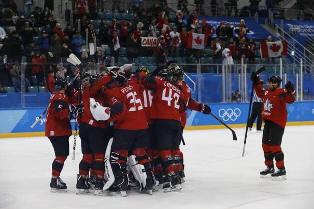 February 21, 2018 - Pyeongchang, KOREA - Canada celebrates their victory at the men s quarterfinal hockey game between Finland and Canada at the Pyeongchang 2018 Olympic Winter games Winterspiele Spiele Summer games at Gangneung Hockey Centre. Canada beat Finland 1-0. Olympics Pyeongchang 2018: Ice hockey Eishockey Men Team Quarterfinal-CAN-FIN - ZUMAm117 20180221_zaf_m117_287 Copyright: xDavidxG.xMcintyrex