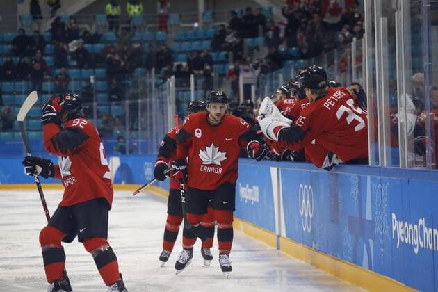 February 21, 2018 - Pyeongchang, KOREA - Canada celebrates the only goal in the game by Canada defenseman Maxim Noreau (56) in the men s quarterfinal hockey game between Finland and Canada at the Pyeongchang 2018 Olympic Winter games Winterspiele Spiele Summer games at Gangneung Hockey Centre. Canada beat Finland 1-0. Olympics Pyeongchang 2018: Ice hockey Eishockey Men Team Quarterfinal-CAN-FIN - ZUMAm117 20180221_zaf_m117_294 Copyright: xDavidxG.xMcintyrex
