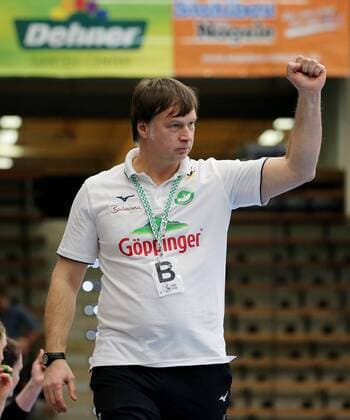 BAU 21 02 2018 Göppingen Handball Women Frisch On Göppingen vs. SG BBM Bietigheim Coach Aleksandar Knezeviv Göppingen cheers and clenched his fist