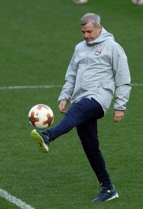 Olympique Lyon s coach Bruno Genesio participates in a training session of the team before tomorrow s Europa League round of 32 match against Villarreal at La Ceramica stadium in Villarreal, Valencian Community, Spain, 21 February 2018. Olympique Lyon s training session !ACHTUNG: NUR REDAKTIONELLE NUTZUNG!  Copyright: xDomenechxCastellox VIL001 20180221-636548421701667619