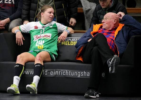 BAU 21 02 2018 Göppingen Handball Women Frisch On Göppingen vs SG BBM Bietigheim by Michaela Hrbkova Göppingen the compensation to 27 27 scored and Olymp senior partner Eberhard Bezner
