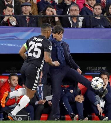Sevilla s Italian coach Vincenzo Montella (R) during the UEFA Champions League round of 16 match between Sevilla and Manchester United ManU at the Sanchez Pizjuan stadium in Seville, Spain, 21 February 2018. Sevilla vs. Manchester United !ACHTUNG: NUR REDAKTIONELLE NUTZUNG!  Copyright: xJulioxMunozx SEV015 20180221-636548507797040383