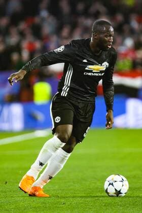 21st February 2018, Ramon Sanchez Pizjuan, Seville, Spain; UEFA Champions League football, round of 16, 1st leg, Sevilla versus Manchester United ManU Romelu Lukaku from Manchester United brings the ball forward  ActionPlus11991147
