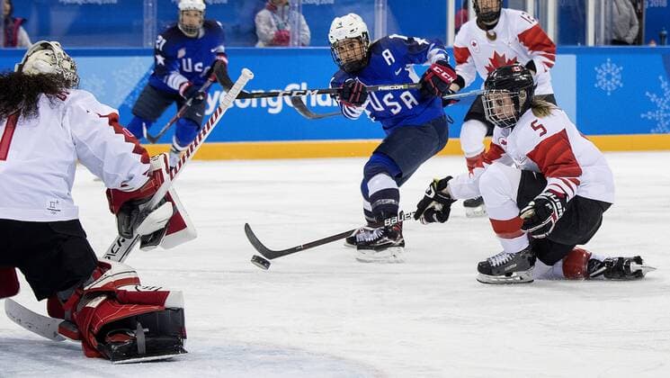 PyeongChang 2018, Eishockey, USA - Kanada, Finale Damen February 22, 2018 - Pyeongchang, KOR - The United States meets Canada in the Gold Medal game on Thursday, Feb. 22, 2018, at South Korea s Gangneung Hockey Centre during the Pyeongchang Winter Olympics. Women s Gold Medal Hockey Game, USA vs. Canada - ZUMAm67_ 20180222_zaf_m67_010 Copyright: xCarlosxGonzalezx