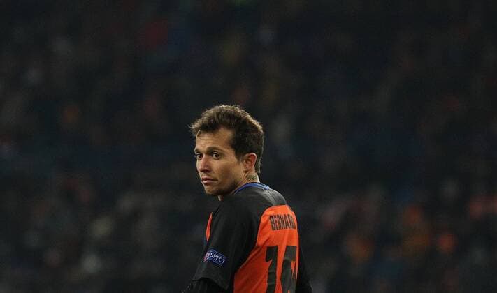 February 21, 2018 - Kharkov, Ukraine - Shakhtar s Bernard looks at the players during match of the Eight-Finals finals of the Champions League between FC Shakhtar and Roma at Metalist Stadium in Kharkov. Ukraine, Wednesday, February 21, 2018 Shakhtar Donetsk v AS Roma - UEFA Champions League Round of 16: First Leg  - ZUMAn230 20180221_zaa_n230_833 Copyright: xDanilxShamkinx