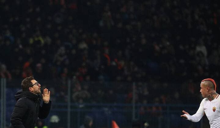 February 21, 2018 - Kharkov, Ukraine - Roma coach Eusebio Di Francesco gives instructions during match of the Eight-Finals finals of the Champions League between FC Shakhtar and Roma at Metalist Stadium in Kharkov. Ukraine, Wednesday, February 21, 2018 Shakhtar Donetsk v AS Roma - UEFA Champions League Round of 16: First Leg  - ZUMAn230 20180221_zaa_n230_841 Copyright: xDanilxShamkinx