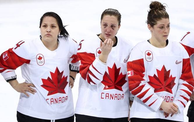 GANGNEUNG, SOUTH KOREA - FEBRUARY 22, 2018: Canadian players win silver medals as they lose the women s final Ice hockey Eishockey match against the United States as part of the 2018 Winter Olympic Games Olympische Spiele Olympia OS at the Gangneung Hockey Centre; the United States won 2-3. Valery Sharifulin TASS  TS0752CD