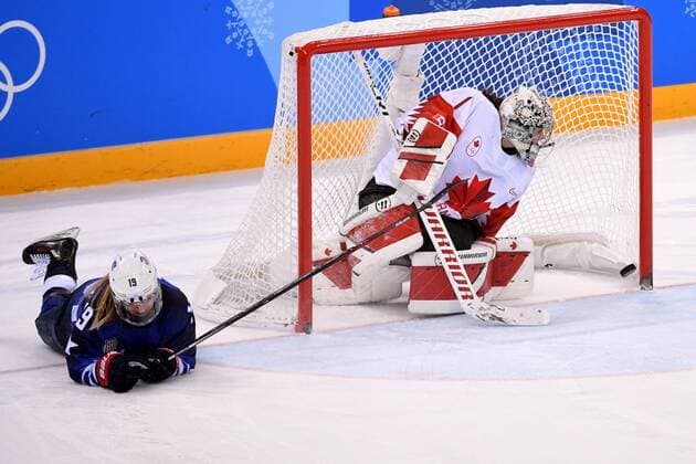 (180222) -- PYEONGCHANG, Feb. 22, 2018 -- Gigi Marvin of the United States (L) celebrates after scoring a goal during women s Ice hockey Eishockey final against Canada at Gangneung Hockey Centre, in Gangneung, South Korea, Feb. 22, 2018. The United States beat Canada in shootout to win the women s ice hockey gold medal at the Winter Olympic Games Olympische Spiele Olympia OS here on Thursday. ) (SP)OLY-SOUTH KOREA-PYEONGCHANG-ICE HOCKEY-WOMEN-FINAL-USA VS CAN JuxHuanzong 