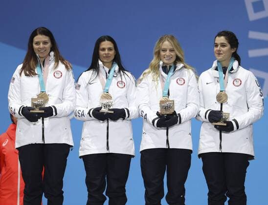 (180222) -- PYEONGCHANG, Feb. 22, 2018 -- Third-placed team USA pose for photos during medal ceremony of ladies team pursuit of Speed skating Eisschnelllauf at the 2018 PyeongChang Winter Olympic Games Olympische Spiele Olympia OS at Medal Plaza, PyeongChang, South Korea, Feb. 22, 2018. ) (SP)OLY-SOUTH KOREA-PYEONGCHANG-SPEED SKATING-LADIES TEAM PURSUIT-MEDAL CEREMONY BaixXuefei 