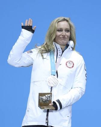 (180222) -- PYEONGCHANG, Feb. 22, 2018 -- Silver medalist Jamie Anderson of the United States poses for photos at medal ceremony of ladies snowboard big air event at the 2018 PyeongChang Winter Olympic Games Olympische Spiele Olympia OS at Medal Plaza, PyeongChang, South Korea, Feb. 22, 2018. ) (SP)OLY-SOUTH KOREA-PYEONGCHANG-SNOWBOARD-LADIES BIG AIR-MEDAL CEREMONY BaixXuefei 
