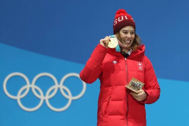 PyeongChang 2018, Ski Alpin, Kombination, Damen, Siegerehrung OLYMPICS - 2018 Winter Olympics PYEONGCHANG,SOUTH KOREA,22.FEB.18 - OLYMPICS, ALPINE SKIING - Olympic Winter games Winterspiele Spiele Summer games PyeongChang 2018, alpine combined, ladies, Medals Plaza, award ceremony. Image shows Michelle Gisin (SUI). Keywords: medal. GEPAxpictures xMathiasxMandl