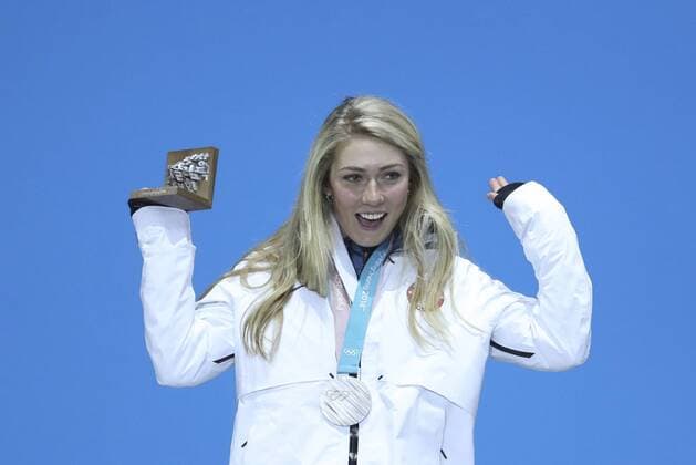 (180222) -- PYEONGCHANG, Feb. 22, 2018 -- Silver medalist Mikaela Shiffrin of the United States poses for photos during medal ceremony of ladies alpine combined slalom of alpine skiing at the 2018 PyeongChang Winter Olympic Games Olympische Spiele Olympia OS at Medal Plaza, PyeongChang, South Korea, Feb. 22, 2018. ) (SP)OLY-SOUTH KOREA-PYEONGCHANG-ALPINE SKIING-LADIES ALPINE COMBINED SLALOM-MEDAL CEREMONY BaixXuefei 