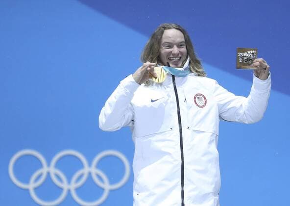 (180222) -- PYEONGCHANG, Feb. 22, 2018 -- Gold medalist David Wise of the United States poses for photos during medal ceremony of men s ski halfpipe of freestyle skiing at the 2018 PyeongChang Winter Olympic Games Olympische Spiele Olympia OS at Medal Plaza, PyeongChang, South Korea, Feb. 22, 2018. ) (SP)OLY-SOUTH KOREA-PYEONGCHANG-FREESTYLE SKIING-MEN S SKI HALFPIPE-MEDAL CEREMONY BaixXuefei 