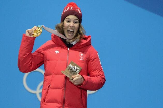 Olympia-Bilder des Tages February 22, 2018 - Pyeongchang, South Korea - MICHELLE GISIN of Switzerland celebrates getting the gold medal in the Ladies Combined Alpine Slalom skiing event in the PyeongChang Olympic Games Olympische Spiele Olympia OS Pyeongchang 18: Medal Winners - ZUMAl132 20180222_zap_l132_034 Copyright: xChristopherxLevyx