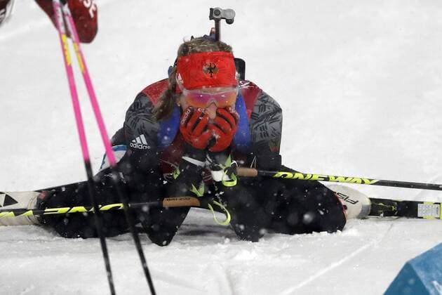 Themen der Woche - SPORT Olympia-Bilder des Tages PREUSS Franziska Team GER im Ziel Biathlon Frauen Staffel Olympic Wintergames 2018 Pyeongchang South Korea Olympische Winterspiele 2018 Pyeongchang 22.Februar 2018 *** PREUSS Franziska Team GER in Target Biathlon Womens Season Olympic Winter Games 2018 Pyeongchang South Korea 2018 Winter Olympics Pyeongchang 22 February 2018 