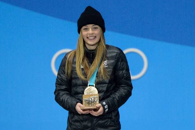 February 22, 2018 - Pyeongchang, South Korea - ZOI SADOWSKI SYNNOTT of New Zealand with her bronze medal from the Ladies Ski Big Air snowboard event in the PyeongChang Olympic Games Olympische Spiele Olympia OS Pyeongchang 18: Medal Winners - ZUMAl132 20180222_zap_l132_044 Copyright: xChristopherxLevyx