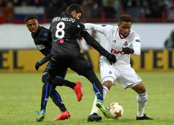 MOSCOW, RUSSIA - FEBRUARY 22, 2018: Lokomotiv Moscow s Jefferson Farfan (R) and OGC Nice s Pierre Lees-Melou fight for the ball in their 2017 18 UEFA Europa League Round of 32 second leg football match at RZD Arena Stadium. Mikhail Tereshchenko TASS  TS07550B