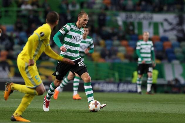 February 22, 2018 - Lisbon, Portugal - Sporting s forward Bas Dost from Holland vies with AstanaÂ«s defender Marin Anicic during the UEFA Europa League round of 32 second leg football match between Sporting CP and FC Astana at Alvalade stadium in Lisbon, Portugal on February 22, 2018. UEFA Europa League round of 32 second leg football match Sporting CP vs FC Astana - ZUMAf123 20180222_zap_f123_008 Copyright: xPedroxFiuzax