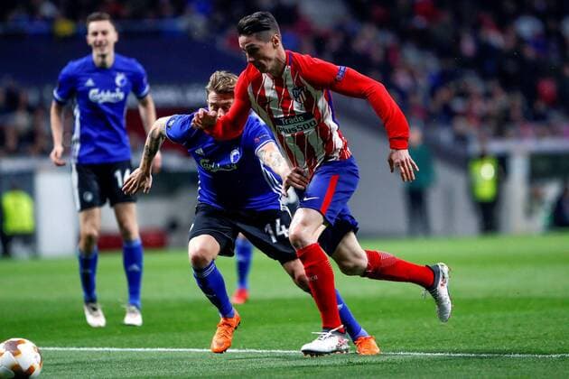 Copenhagen s Thomsen Gregus vies for the ball with Atletico de Madrid s Fernando Torres during the UEFA Europa League match between Atletico de Madrid and Copenhagen at the Wanda Metropolitano stadium in Madrid, Spain, 22 February 2018. Atletico de Madrid vs. Copenhagen !ACHTUNG: NUR REDAKTIONELLE NUTZUNG!  Copyright: xJuanJoxMartinx MAD008 20180222-636549282617057028