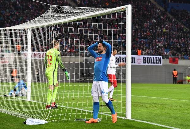 Soccer Men Season 2017 2018 Europa League Intermediate Round 2nd Leg RB Leipzig SSC Napoli v l Goalkeeper Peter Gulacsi RB Leipzig Dries Mertens 14 SSC Napoli 22 02 2017 Copyright: xMatthiasxKochx