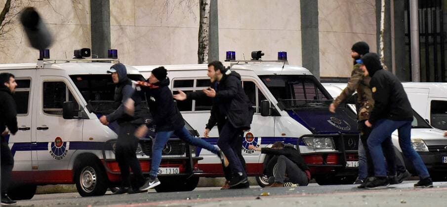 Fight between fans before the UEFA Europa League round of 32 match between Athletic Bilbao and Spartak Moscow, at the San Mames stadium in Bilbao, Basque Country, Spain, 22 February 2018. Athletic Bilbao vs. Spartak Moscow !ACHTUNG: NUR REDAKTIONELLE NUTZUNG!  Copyright: xMiguelxTonax BIL003 20180222-636549303357176015