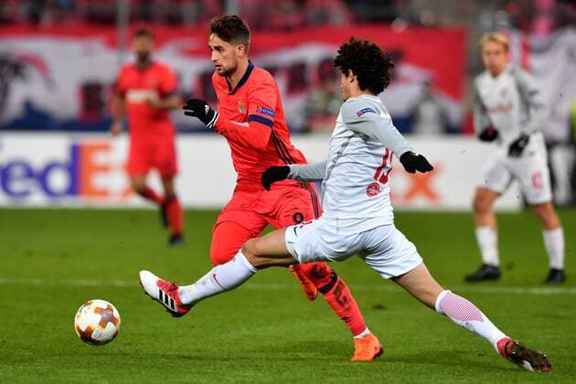 SOCCER - EL, RBS vs Sociedad SALZBURG, AUSTRIA, 22.FEB.18 - SOCCER - UEFA Europa League, Red Bull Salzburg vs Real Sociedad. Image shows Adnan Januzaj (Sociedad) and Andre Ramalho (RBS). GEPAxpictures xFlorianxErtl