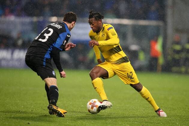 Mattia Caldara Atalanta Bergamo 13 Michy Batshuayi Borussia Dortmund 42 Atalanta Bergamo vs Borussia Dortmund Europa League Football 22 02 2018 Reggio Emilia Copyright: xLanger Eibner-Pressefotox EP_HLR