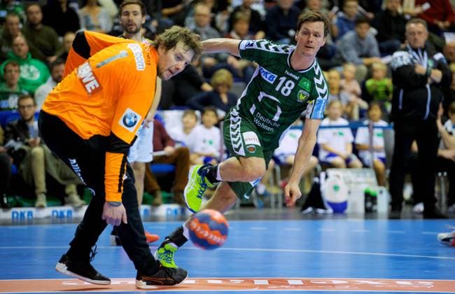 Handball 1 Bundesliga HBL 22 02 2018 Berlin Max Schmeling Halle Fuechse Füchse Berlin go SC DHfK Leipzig 24 20 TOR TORWURF TW Jens VORTMANN 1 Leipzig Hans LINDBERG 18 Fuechse