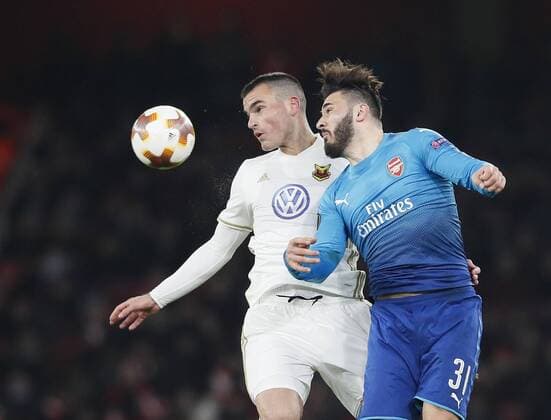 Arsenal s Sead Kolasinac tussles with Ostersund s Dino Islamovic during the Europa League Round of 32 match at the Emirates Stadium, London. Picture date: February 22nd 2018. Picture credit should read: David Klein Sportimage EDITORIAL USE ONLY. No use with unauthorised audio, video, data, fixture lists, club league logos or live services. Online in-match use limited to 120 images, no video emulation. No use in betting, games or single club league player publications.