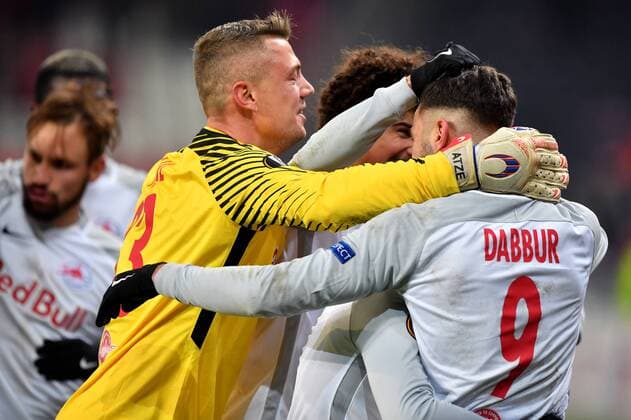 SOCCER - EL, RBS vs Sociedad SALZBURG, AUSTRIA, 22.FEB.18 - SOCCER - UEFA Europa League, Red Bull Salzburg vs Real Sociedad. Image shows the rejoicing of Alexander Walke, Andre Ramalho and Munas Dabbur (RBS). GEPAxpictures xFlorianxErtl