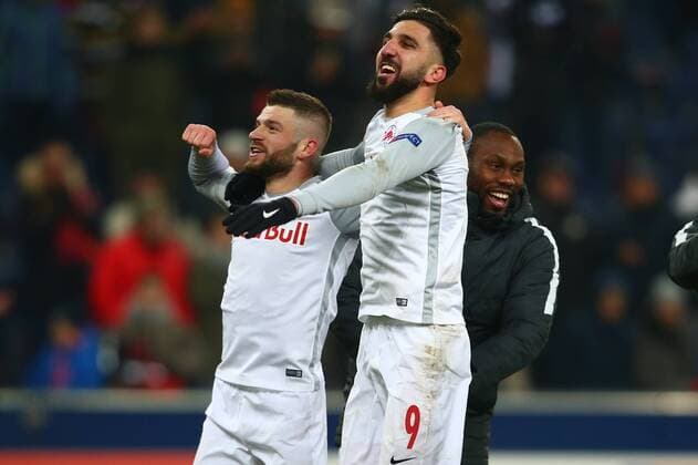 SOCCER - EL, RBS vs Sociedad SALZBURG, AUSTRIA, 22.FEB.18 - SOCCER - UEFA Europa League, Red Bull Salzburg vs Real Sociedad. Image shows the rejoicing of Munas Dabbur and Valon Berisha (RBS). GEPAxpictures xFelixxRoittner