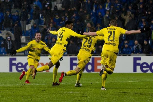 Reggio Emilia Italy 22 02 2018 UEFA Europa League 2017 18 Season Sixteenth Atalanta Bergamo Borussia Dortmund Goal to the 1 1 Goalkeeper Marcel Schmelzer BVB is acclaimed DeFodi053