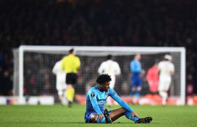 Arsenal v Ostersunds FK UEFA Europa League Alex Iwobi of Arsenal sits on the floor injured during the UEFA Europa League match at the Emirates Stadium, London Content Not Available For UK Newspapers Copyright: xSimonxDaelx FIL-11394-0045