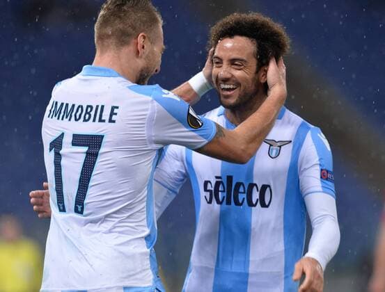 Bilder des Tages - SPORT February 22, 2018 - Rome, Italy - Ciro Immobile celebrates with Felipe Anderson after scoring goal 3-0 during the Europe League football match S.S. Lazio vs Steaua Bucuresti at the Olympic Stadium in Rome, on february 22, 2018. Lazio v Steaua Bucharest - UEFA Europa League  - ZUMAn230 20180222_zaa_n230_471 Copyright: xSilviaxLorex