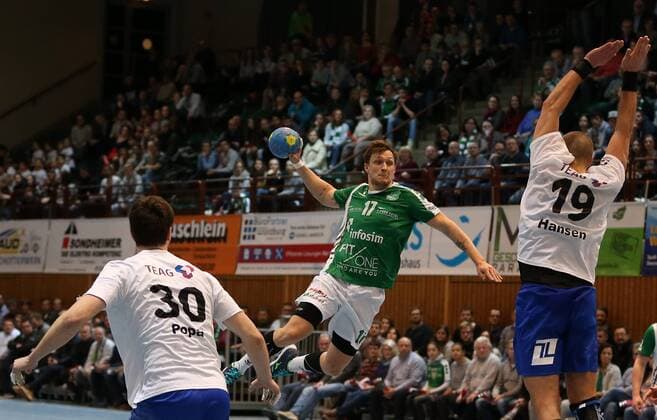 v left Marcel Popa ThSV Eisenach Patrick Schmidt DJK Rimpar Wolves Nicolai Hansen ThSV Eisenach DKB 2 Handball Bundesliga DJK Rimpar Wolves ThSV Eisenach xfsx