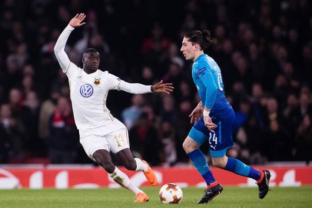 180222 Östersund Ken Sema and Arsenal Hector Bellerin during the football match in the Europa League between Arsenal and Östersund on February 22, 2018 in London  Copyright: ANDREASxLxERIKSSON BB180222AE097