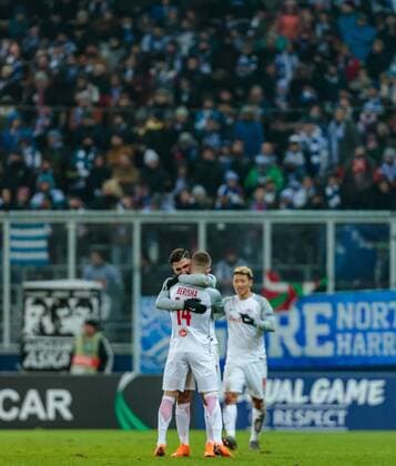22 02 2018 Red Bull Arena Salzburg UEFA Championships Salzburg vs Real Sociedad Sixteen Finals Rueckspiel im Bild Torjubel Salzburg after the 2 1 penalty by Valon Berisha FC Salzburg Munas Dabbur FC Salzburg during the UEFA Europa League Round of 32 2nd Leg Match between FC Salzburg and Real Sociedad at the Red Bull Arena in Salzburg Austria on 2018 02 22 Salzburg  EX_FEI